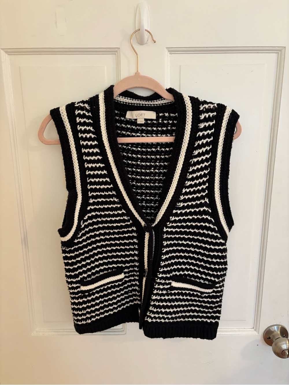 LOFT Black & White Knit Sleeveless Sweater Vest Size Medium